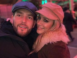 Caroline Flack Meninggal Bunuh Diri, Kekasih Angkat Bicara