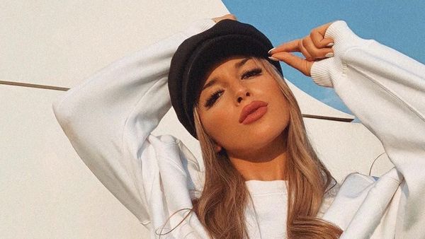 Gaya WAGs Seksi Pacar Pesepakbola Inter Milan yang Suka Umbar Kemesraan