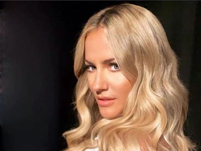 Mengenang Presenter Caroline Flack yang Bunuh Diri di Usia 40 Tahun