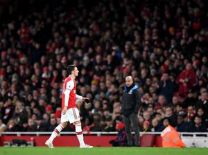 Oezil Bela Muslim Uighur, TV China Batal Siarkan Arsenal Vs City