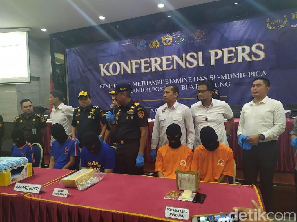 Bahan Tembakau Gorilla Diselundupkan ke Bandung Lewat Kantor Pos Bahan Tembakau Gorilla Diselundupkan ke Bandung Lewat Kantor Pos
