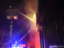 Korban Tewas Kebakaran Toko Mebel, Tubuh Balita dan Pengasuhnya Masih Utuh