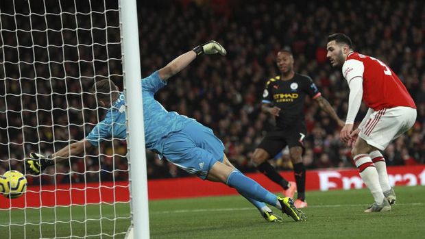 Kebobolan Tiga Kali Lawan Man City, Leno Tetap Dipuji