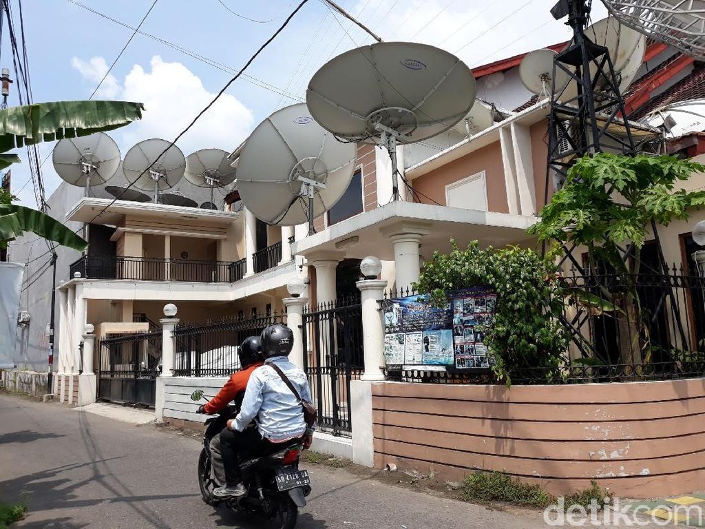 Ternyata, Ini Fungsi Hutan Parabola di Rumah Roy Suryo yang Viral Ternyata, Ini Fungsi Hutan Parabola di Rumah Roy Suryo yang Viral