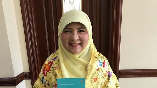 Koleksi Tas Mewah Istri Gubernur Sumbar yang Bicara Tembak Mati Andre