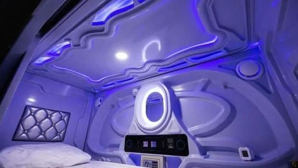 8 Foto Hotel Kapsul Bertema Star Wars, Keren Banget!