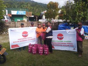 Pertamina Salurkan Bantuan untuk Korban Banjir Bandang Sigi Pertamina Salurkan Bantuan untuk Korban Banjir Bandang Sigi
