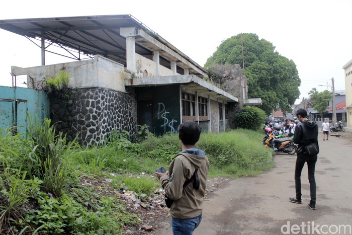 Bak Stadion Berhantu Begini Kondisi Stadion Sangkuriang Foto 2