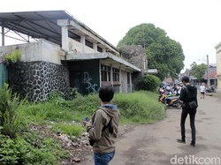 Kepala Dinas Budaya, Pariwisata, Pemuda dan Olahraga (Disbudparpora) Kota Cimahi, Budi Raharja, mengatakan saat ini mereka tengah menggodok teknis pengelolaan Stadion Sangkuriang setelah dipindahkelolakan dari KONI.