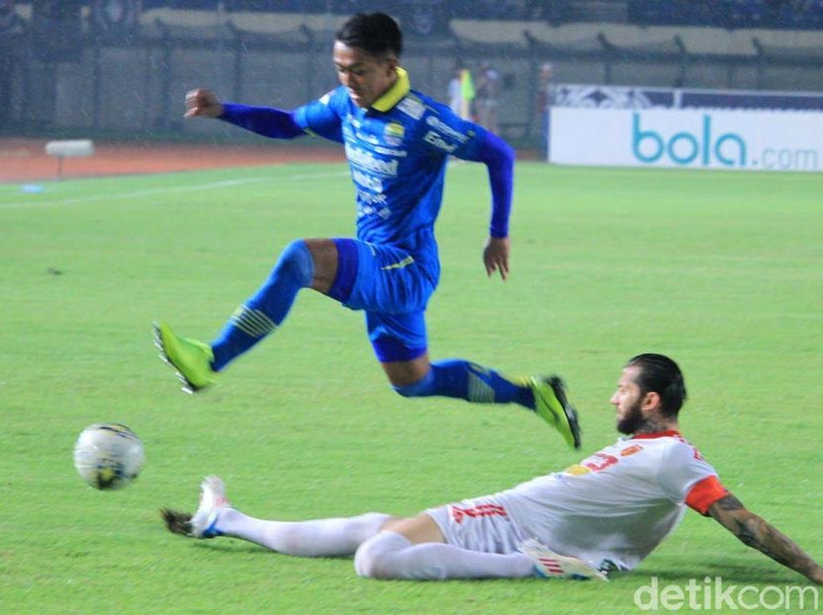 Persib menang 4-0 atas Perseru Badak Lampung di pekan ke-33 Liga 1 2019. (Foto: Wisma Putra/detikSport)