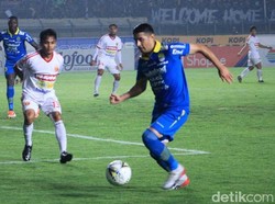 Pelatih Persib Bandung Keluhkan Kualitas Lapangan Si Jalak Harupat