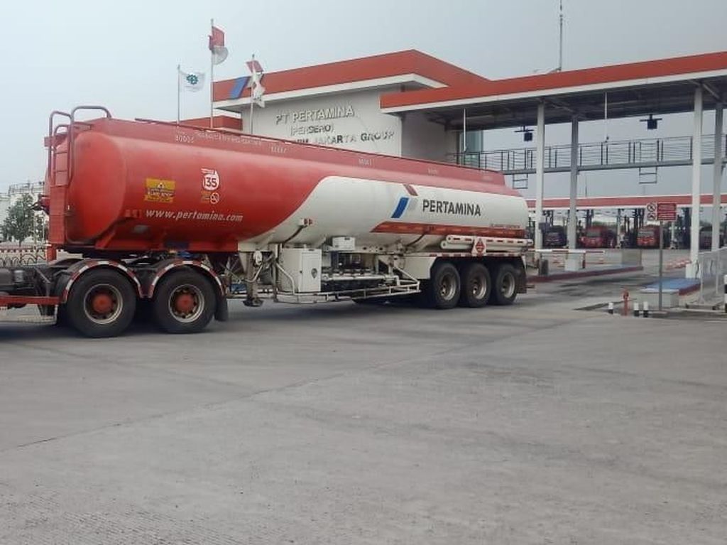 Permintaan Meningkat, Pertamina Kirim BBM Dex Series Ribuan Kl Permintaan Meningkat, Pertamina Kirim BBM Dex Series Ribuan Kl