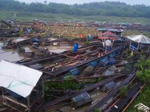 20 Keramba Jaring Apung di Cianjur Porak Poranda Diterjang Bah
