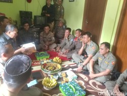 Oded Jenguk Anggota Satpol PP Korban Luka Bentrok Rumah Deret Tamansari