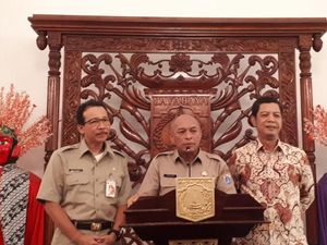 Wali Kota: Lurah Jelambar Salah Gunakan Wewenang soal Tes Honorer Masuk Got Wali Kota: Lurah Jelambar Salah Gunakan Wewenang soal Tes Honorer Masuk Got