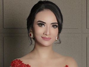 Vanessa Angel Menikah, Pamer Foto Genggaman Tangan dengan Suami Vanessa Angel Menikah, Pamer Foto Genggaman Tangan dengan Suami