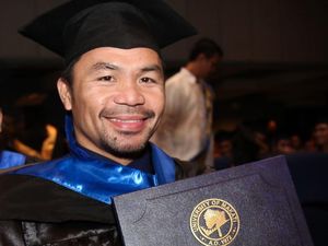 Cerita Manny Pacquiao Jadi Sarjana di Usia 40: Tak Ada Kata Terlambat Cerita Manny Pacquiao Jadi Sarjana di Usia 40: Tak Ada Kata Terlambat