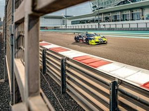 Sebelum Pakai Motor Petronas, Rossi Balapan Pakai Ferrari