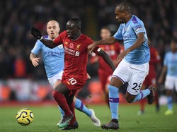 Akui Liverpool Terlalu Jauh, Fernandinho Fokus Kejar Leicester Dulu