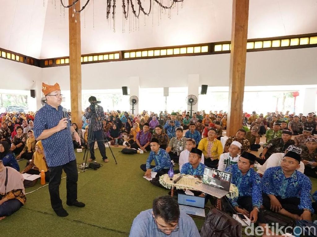 Rhenald Kasali Semangati ASN Banyuwangi Lakukan Mobilisasi dan Orkestrasi Rhenald Kasali Semangati ASN Banyuwangi Lakukan Mobilisasi dan Orkestrasi