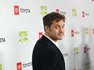 Komentar Kalem Joshua Jackson Lihat Rumahnya Rp 32 M Terbakar Sisa Puing Komentar Kalem Joshua Jackson Lihat Rumahnya Rp 32 M Terbakar Sisa Puing