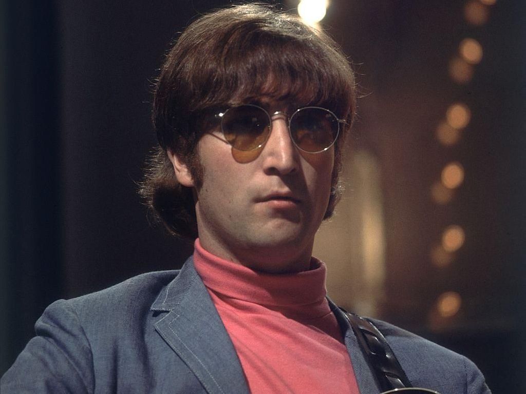 Wow, Kacamata Rusak John Lennon Laku Rp 2,5 M