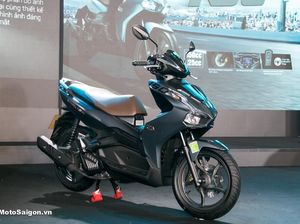 Tampang Honda Air Blade 150, Si Penantang Yamaha Aerox 155