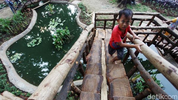 Ada Permainan Tradisional di Taman Tomang Rawa Kepa, Seru Banget!