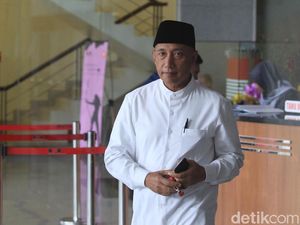 Ketum APTRI Diperiksa Terkait Suap Distribusi Gula Ketum APTRI Diperiksa Terkait Suap Distribusi Gula