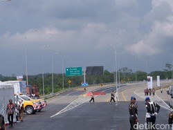 Video Jokowi Resmikan Tol Pertama di Ibu Kota Baru