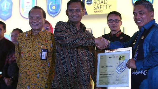 Penghargaan untuk Tata Kelola Keselamatan Jalan Terbaik