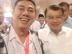 Selfie Bareng, Deng Ical Direstui JK Maju Pilwalkot Makassar? Selfie Bareng, Deng Ical Direstui JK Maju Pilwalkot Makassar?