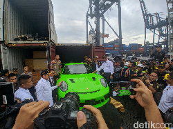 Penyelundupan Mobil Mewah di Priok, Kapolri Minta Pelabuhan Lain Dipantau