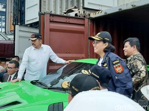 Sri Mulyani Pamer Mobil Mewah Hasil Penyelundupan