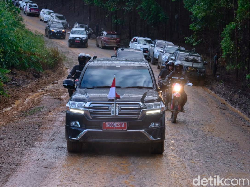 Terpopuler: Jokowi Naik Land Cruiser, Kawin Silang Astrea Grand dan Nmax