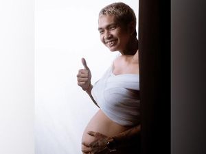 Kocak! Saat Young Lex dan Istri Pamer Perut Hamil Kocak! Saat Young Lex dan Istri Pamer Perut Hamil