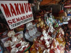 Geliat Pedagang Parcel Natal di Barito