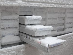 6 Penyebab Munculnya Bunga Es di Freezer Beserta Pencegahannya