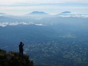 Mendaki Atap Sumatra Barat, Medannya Gunung Talamau Bikin Kapok Mendaki Atap Sumatra Barat, Medannya Gunung Talamau Bikin Kapok