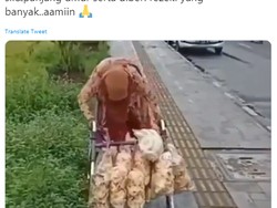 Makan Mie Instan Seember hingga Nenek 110 Tahun Jualan Kerupuk