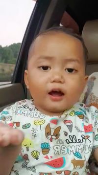 Hampir Lumpuh karena Dicium Paksa, Bayi Fatur Kini Bisa Jalan & Kiss Bye