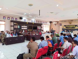 Libur Nataru, Polres Probolinggo Atensi Exit Tol Paspro Leces