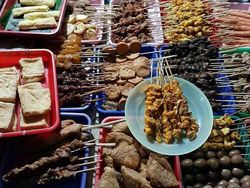 Ingat, Mulai Hari Ini Angkringan di Solo Tutup 19.00 WIB Atau Dibubarkan!