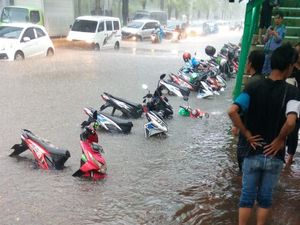 Soal Banjir Jakarta, Pemprov DKI: Durasinya Tak Lama, 20 Menit Surut Soal Banjir Jakarta, Pemprov DKI: Durasinya Tak Lama, 20 Menit Surut