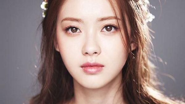 Pesona Kecantikan Artis Drakor yang Warna Matanya Seperti Berubah-ubah