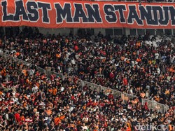 Dikira Suporter, Seorang Polisi Dikeroyok Usai Laga Persija Vs Persebaya