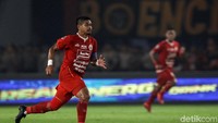 Laga terakhir Bambang Pamungkas, ditandai dengan kekalahan Persija 2-1 oleh Persebaya Surabaya.