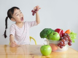 Awas! Penyakit Ini Siap Mengintai Jika Si Kecil Kurang Makan Buah