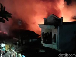 Kawasan Pasar Cidu Makassar Terbakar