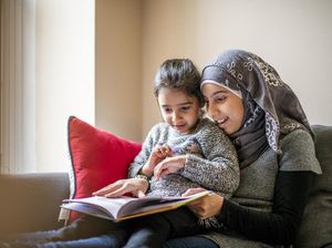 Pola Mendidik Anak Sesuai Sunnah Pola Mendidik Anak Sesuai Sunnah